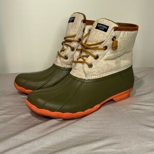 Sperry Women's Green and Beige Duck Boots